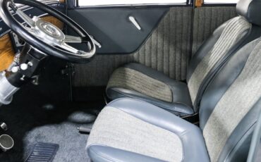 Ford-Victoria-1932-Coupe-15