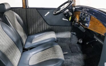 Ford-Victoria-1932-Coupe-17