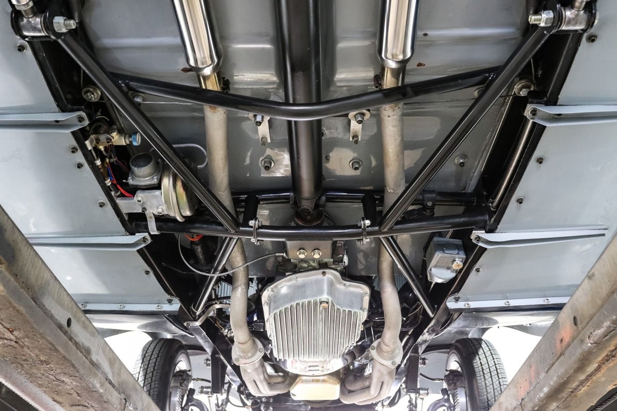 Ford-Victoria-1932-Coupe-22