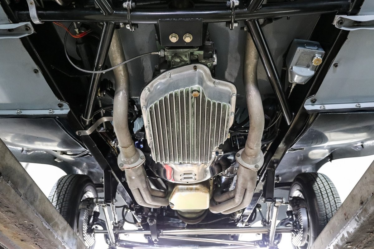 Ford-Victoria-1932-Coupe-23