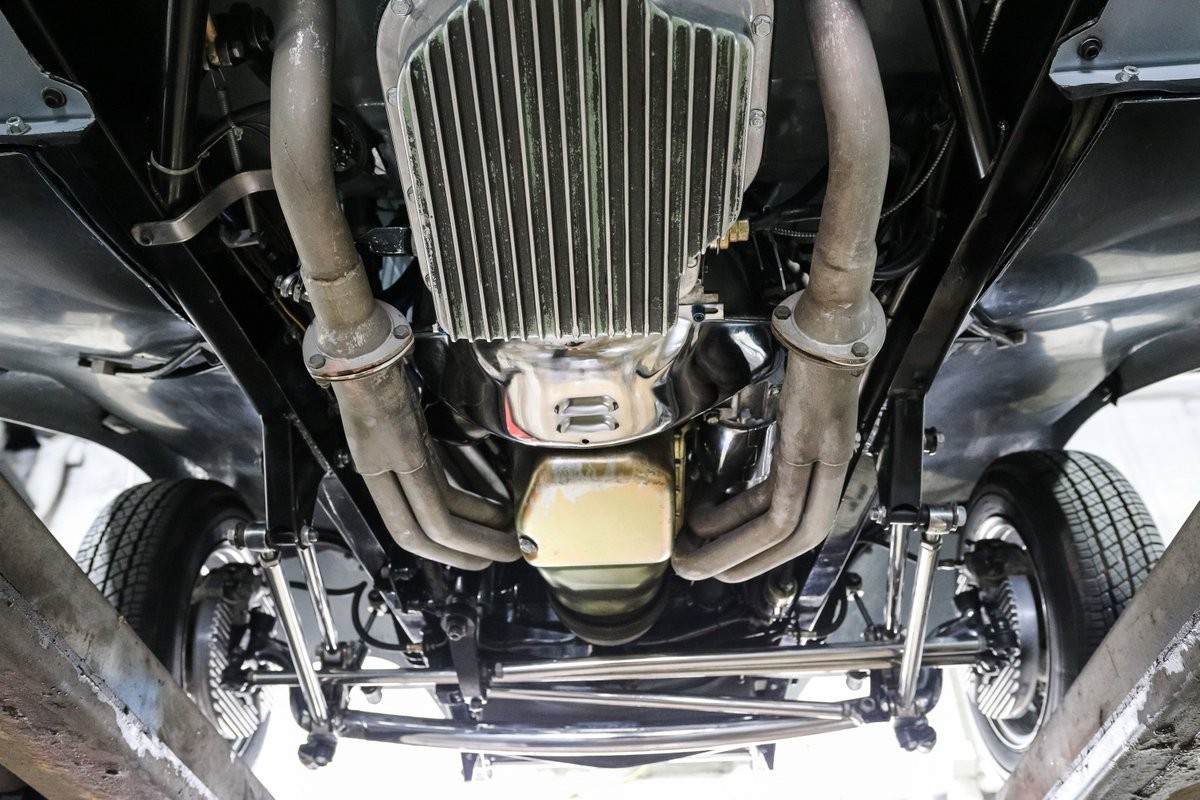 Ford-Victoria-1932-Coupe-24