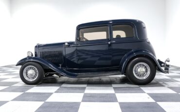 Ford-Victoria-1932-Coupe-3