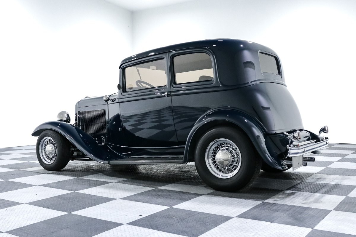 Ford-Victoria-1932-Coupe-4