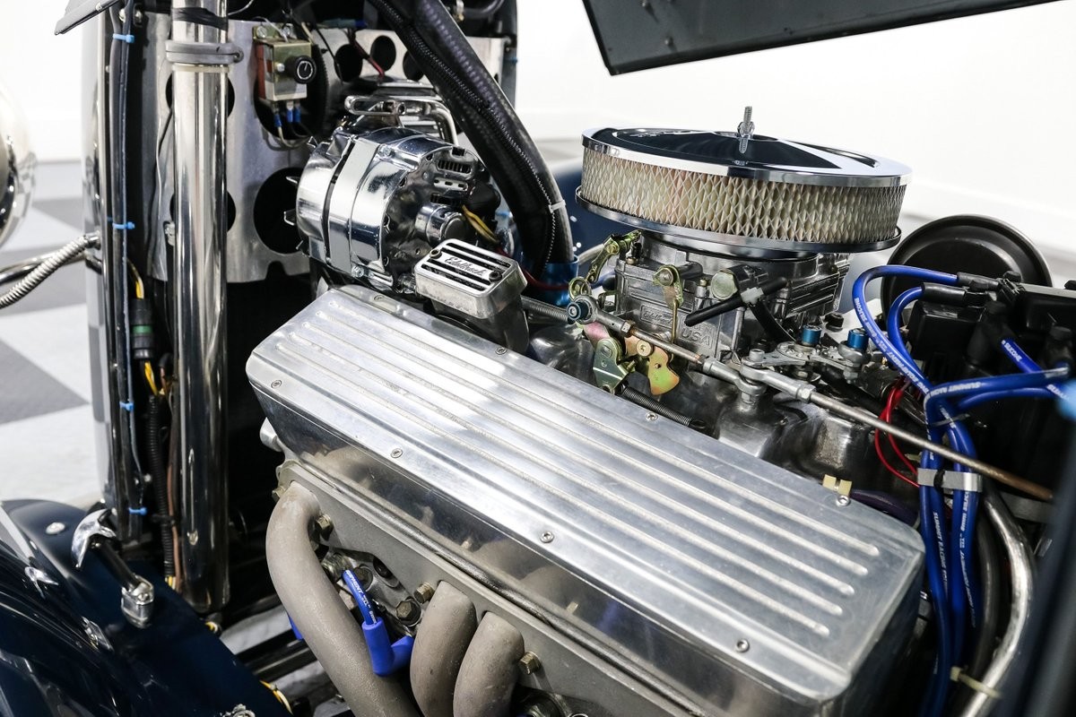 Ford-Victoria-1932-Coupe-9