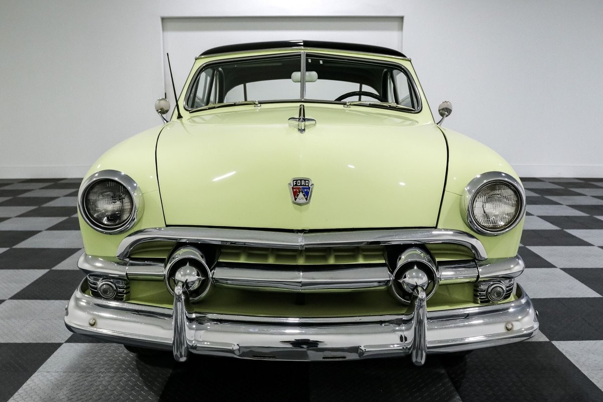 Ford-Victoria-1951-Coupe-1