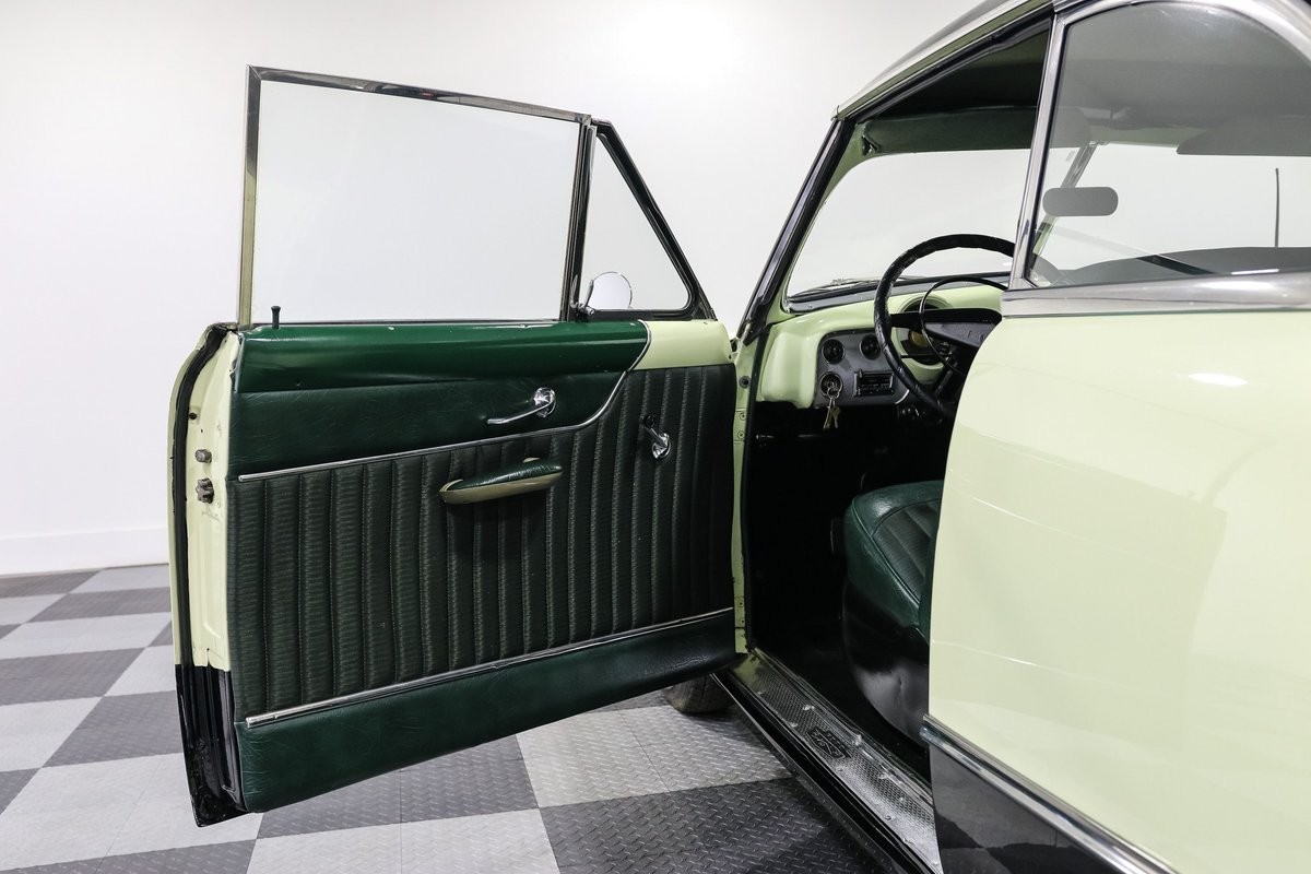 Ford-Victoria-1951-Coupe-14