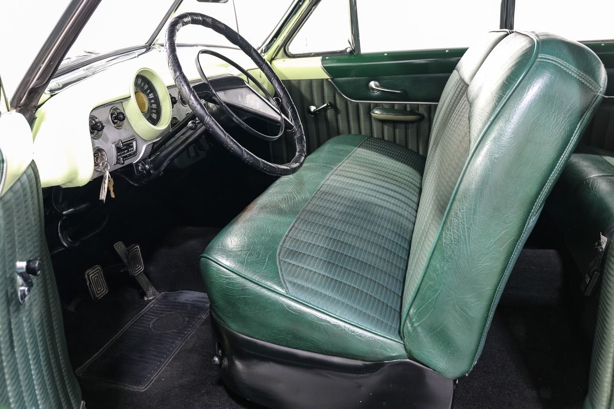 Ford-Victoria-1951-Coupe-16