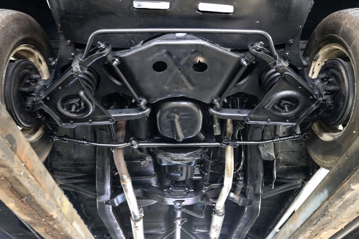 Ford-Victoria-1951-Coupe-25