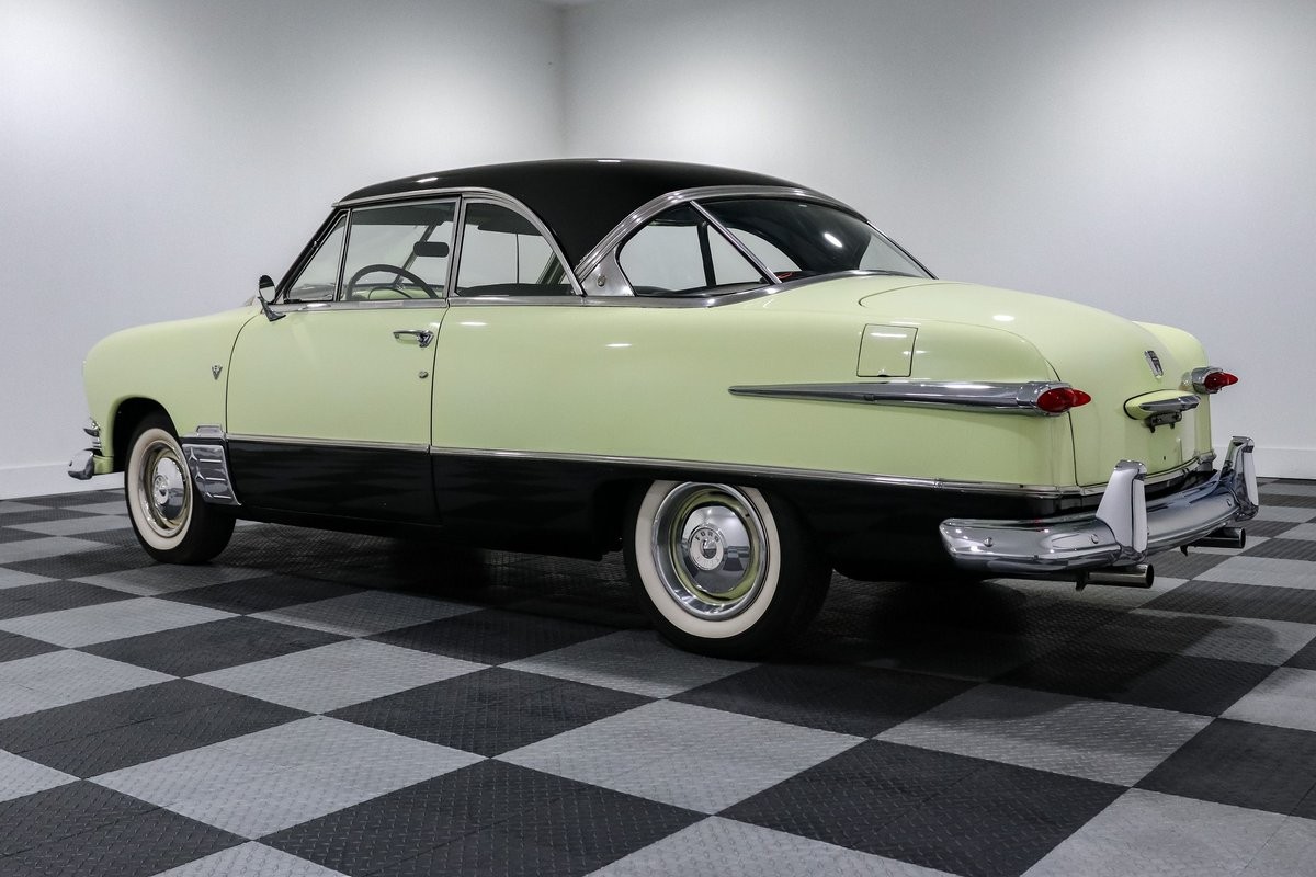 Ford-Victoria-1951-Coupe-4