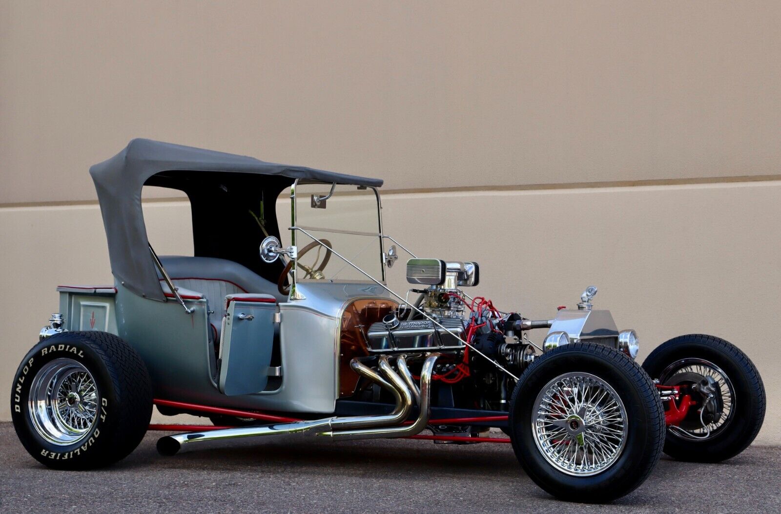 Ford-a-Mopar-Model-T-Bucket-1923-Convertible-1