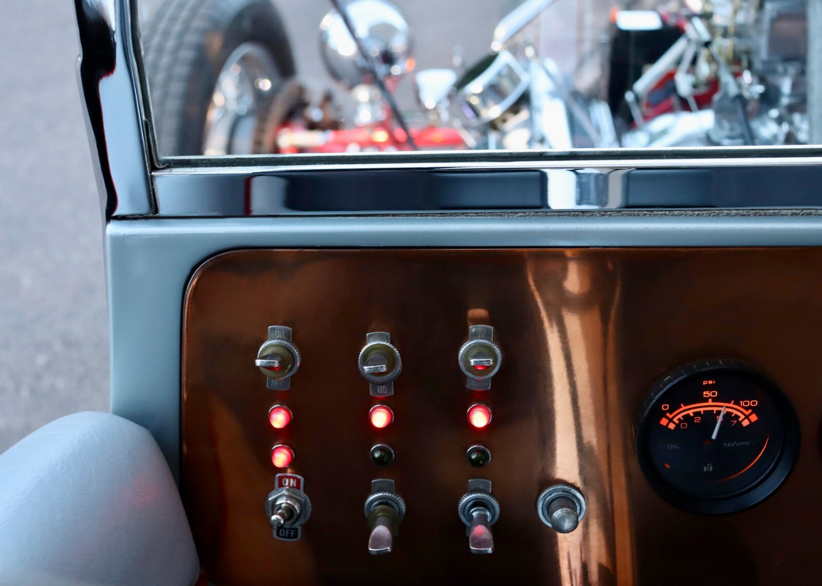 Ford-a-Mopar-Model-T-Bucket-1923-Convertible-16