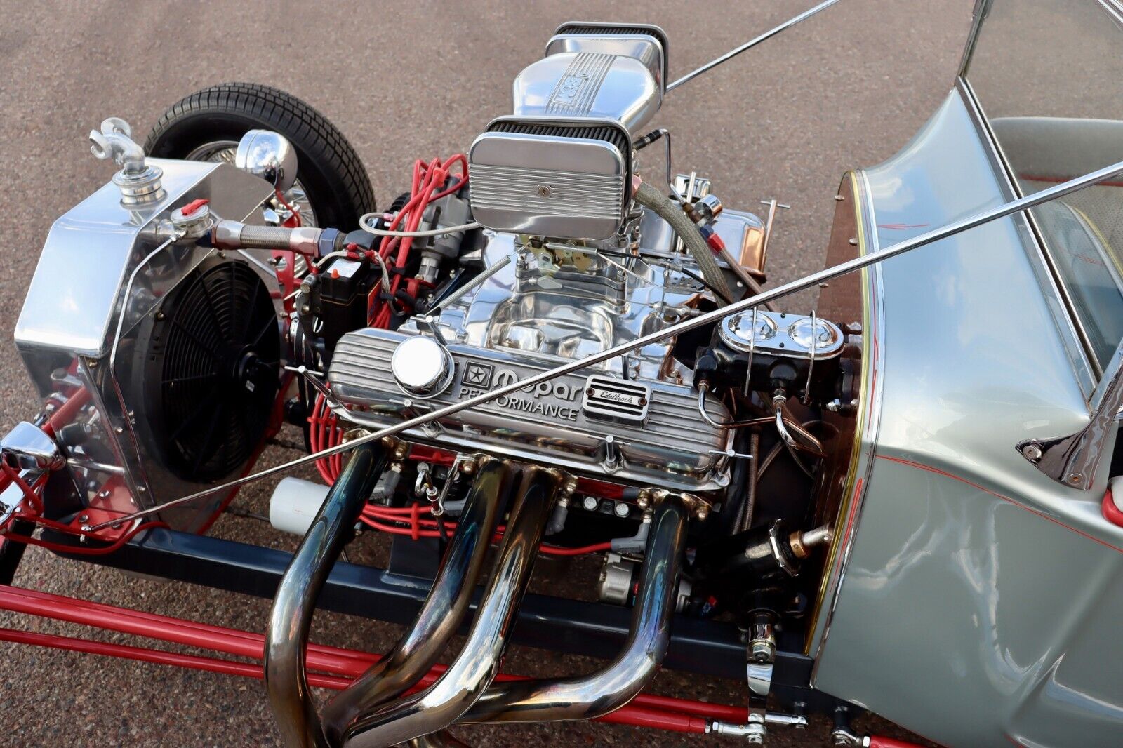 Ford-a-Mopar-Model-T-Bucket-1923-Convertible-23