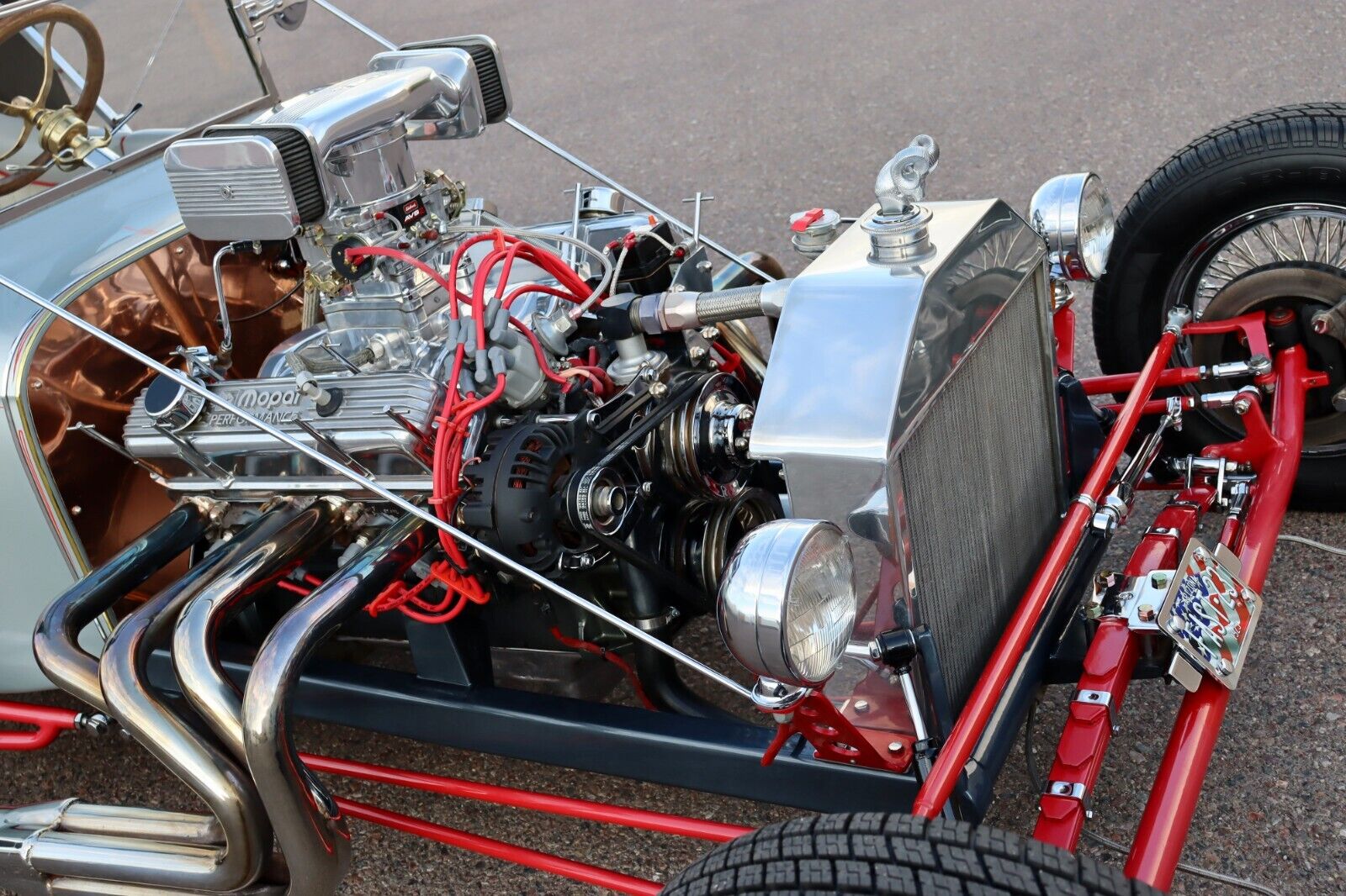 Ford-a-Mopar-Model-T-Bucket-1923-Convertible-5