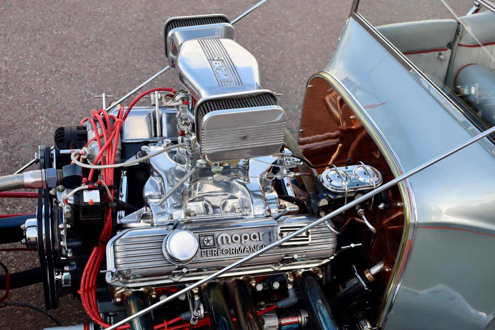 Ford-a-Mopar-Model-T-Bucket-1923-Convertible-6