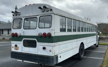 Ford-b700m-diesel-1987-white-3