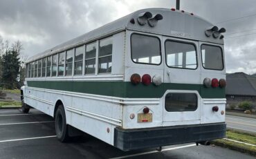 Ford-b700m-diesel-1987-white-4