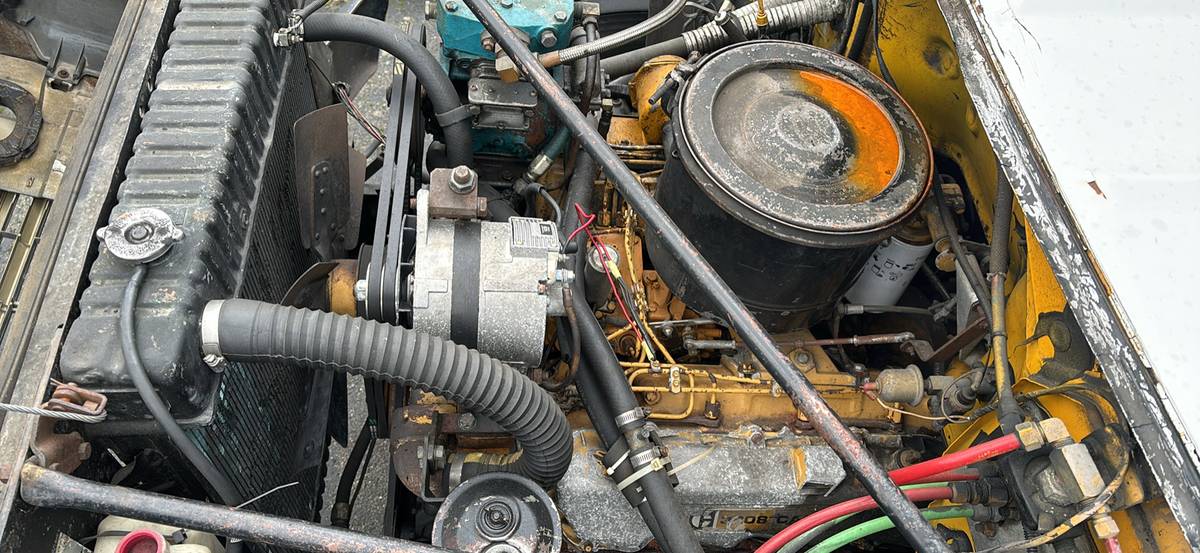 Ford-b700m-diesel-1987-white-5