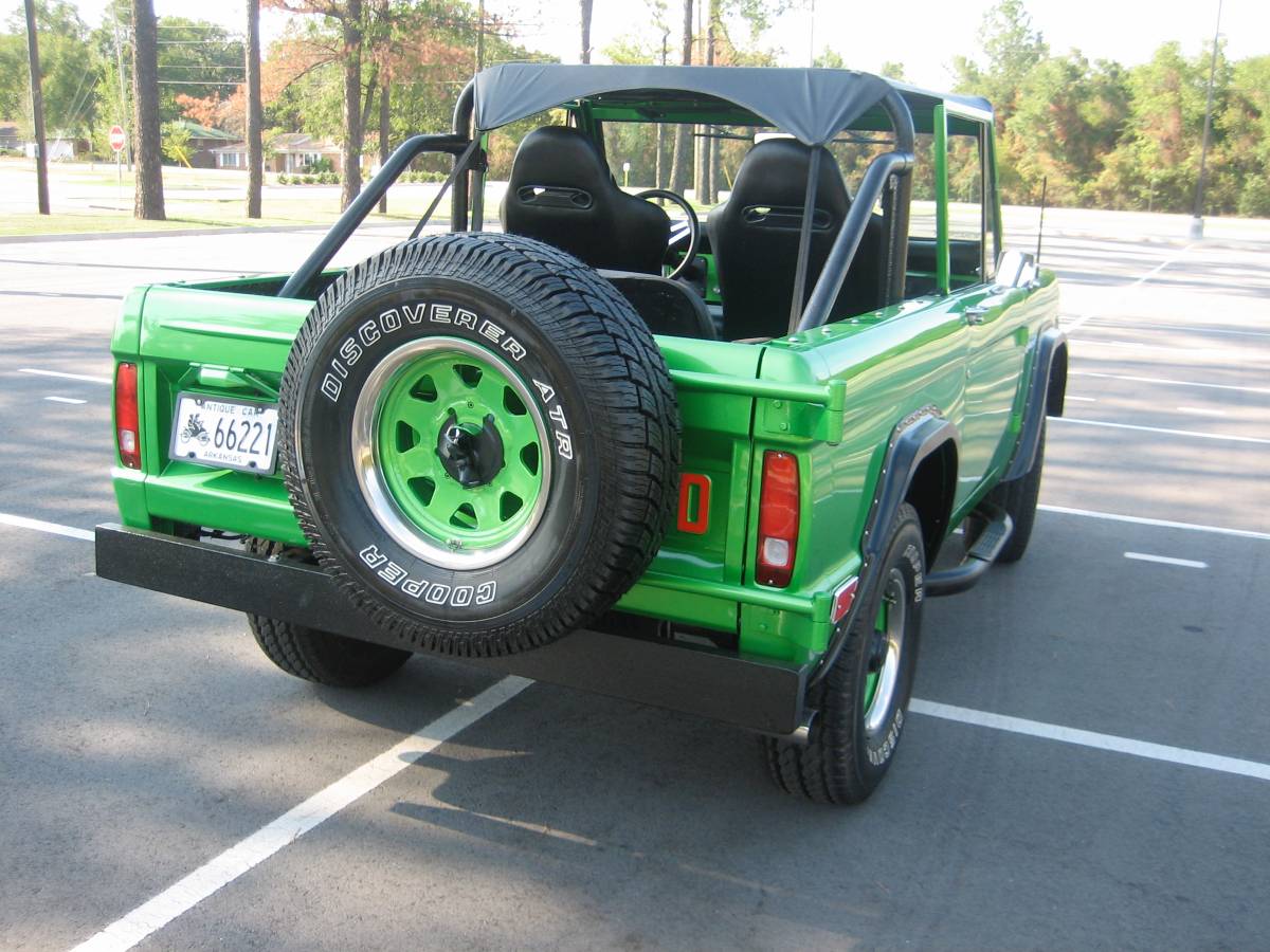Ford-bronco-1968-green-1