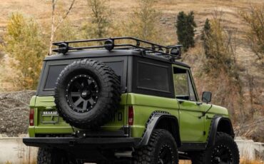 Ford-bronco-1969-green-2