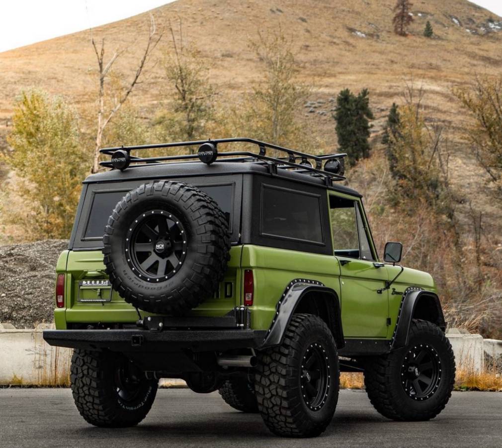 Ford-bronco-1969-green-2