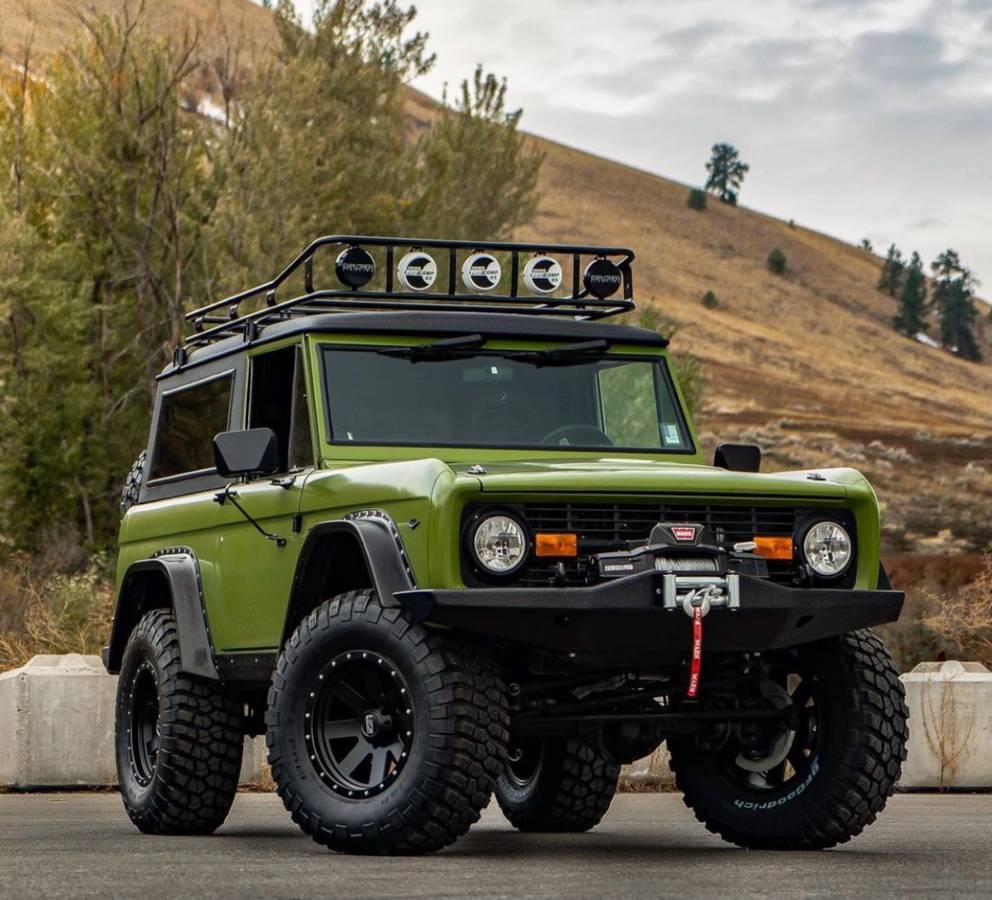 Ford-bronco-1969-green