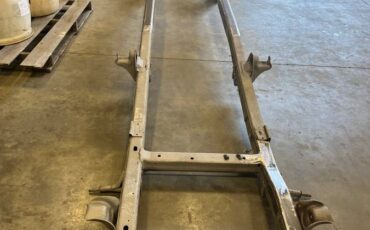 Ford-bronco-1969-white-32