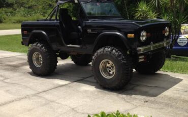Ford-bronco-1973-black