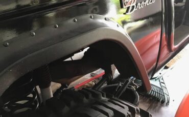 Ford-bronco-1973-black-4