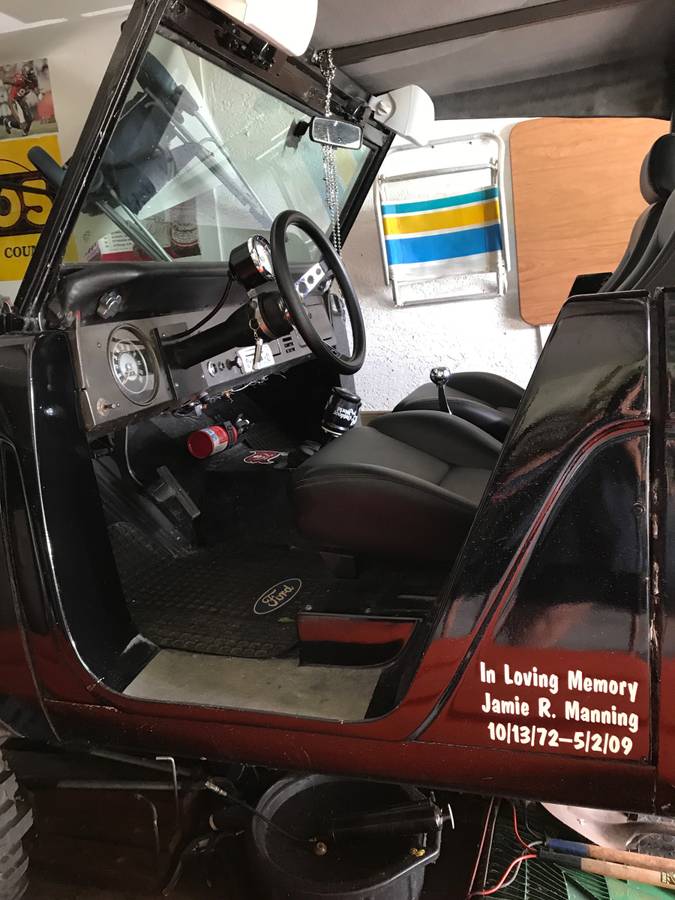 Ford-bronco-1973-black-5