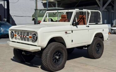 Ford-bronco-1975-white-17