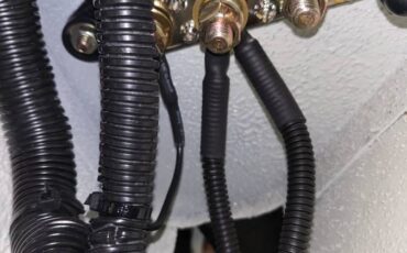 Ford-bronco-1975-white-21