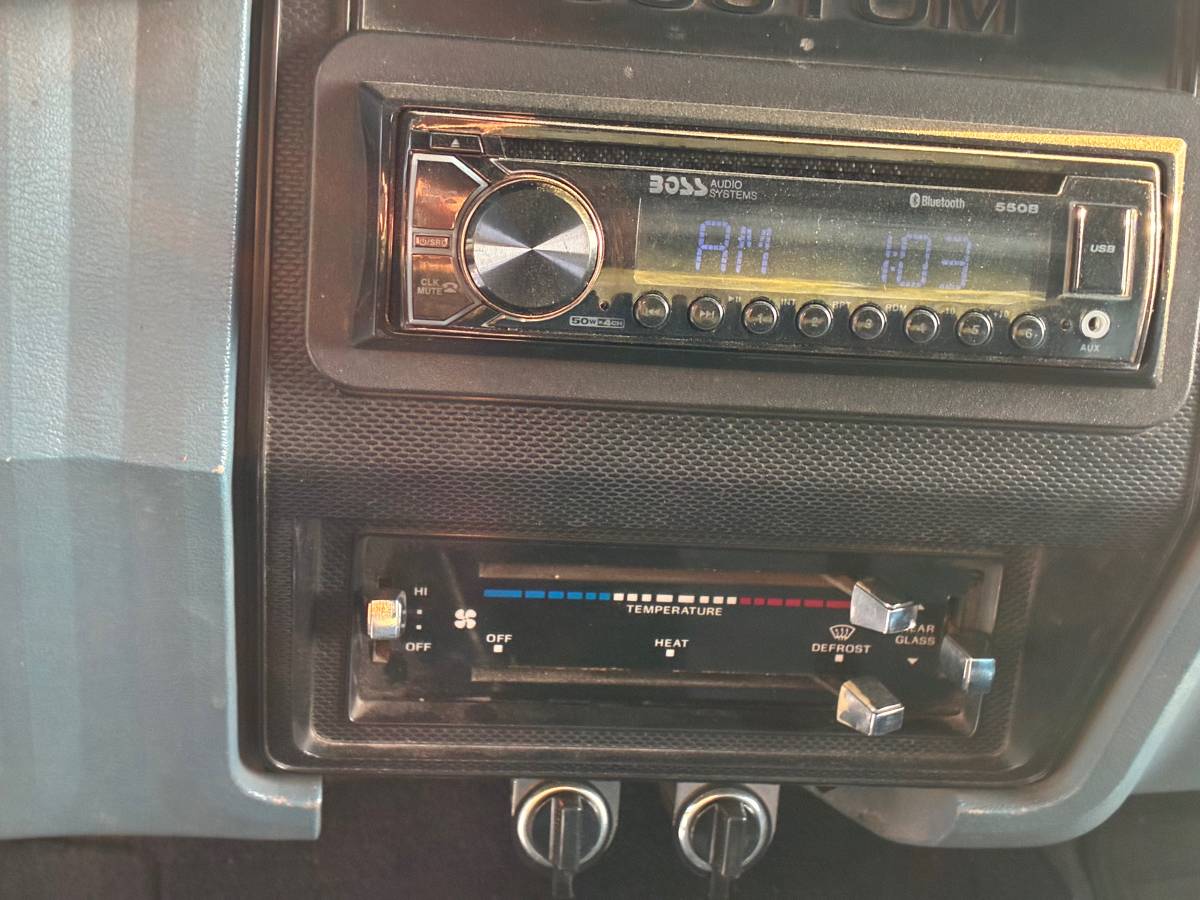 Ford-bronco-1980-blue-4