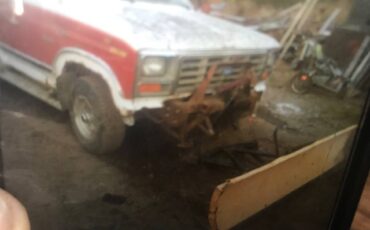 Ford-bronco-1984-red