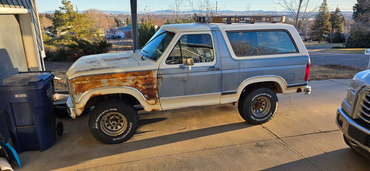 Ford-bronco-1985-7
