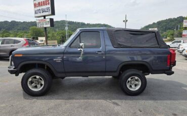 Ford-bronco-1986-blue-1