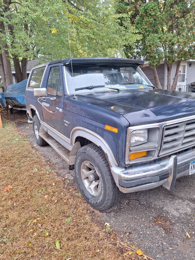 Ford-bronco-1986-blue-2