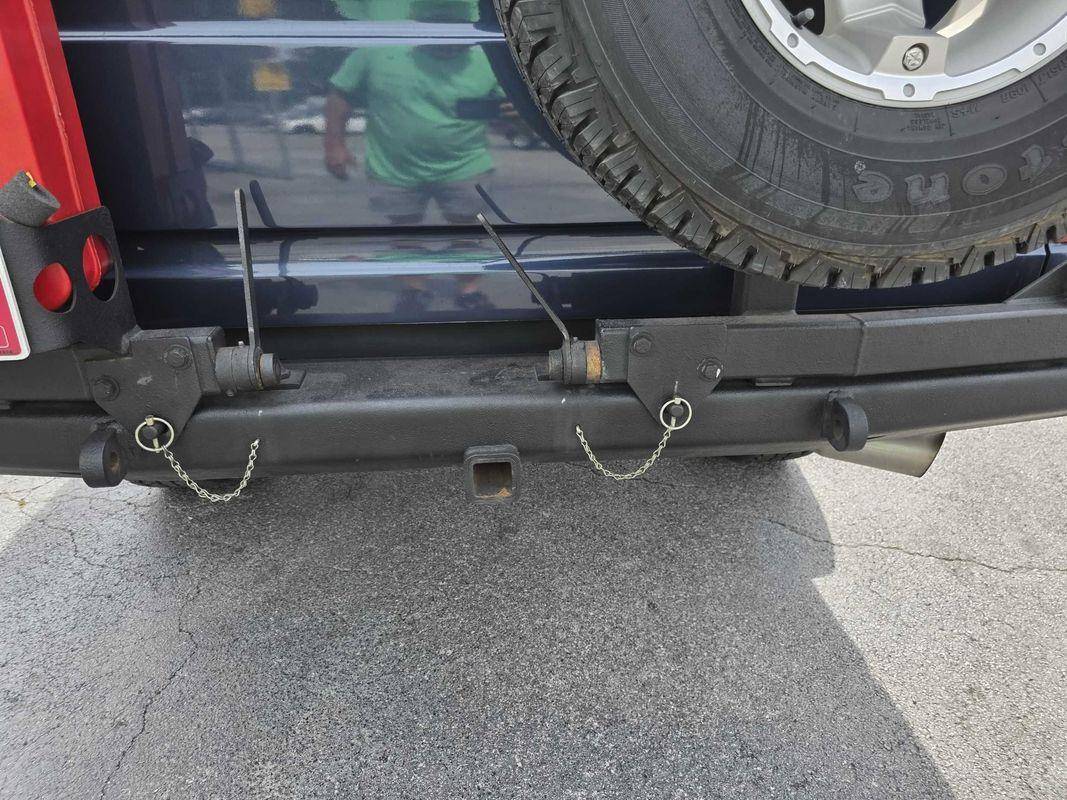 Ford-bronco-1986-blue-23