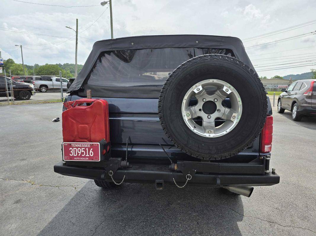 Ford-bronco-1986-blue-3