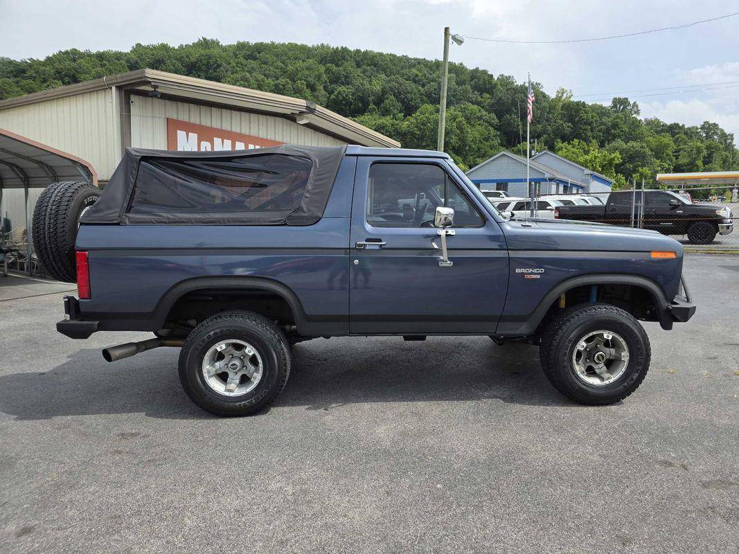 Ford-bronco-1986-blue-5