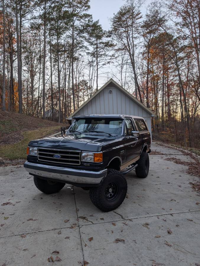 Ford-bronco-1990-blue-1