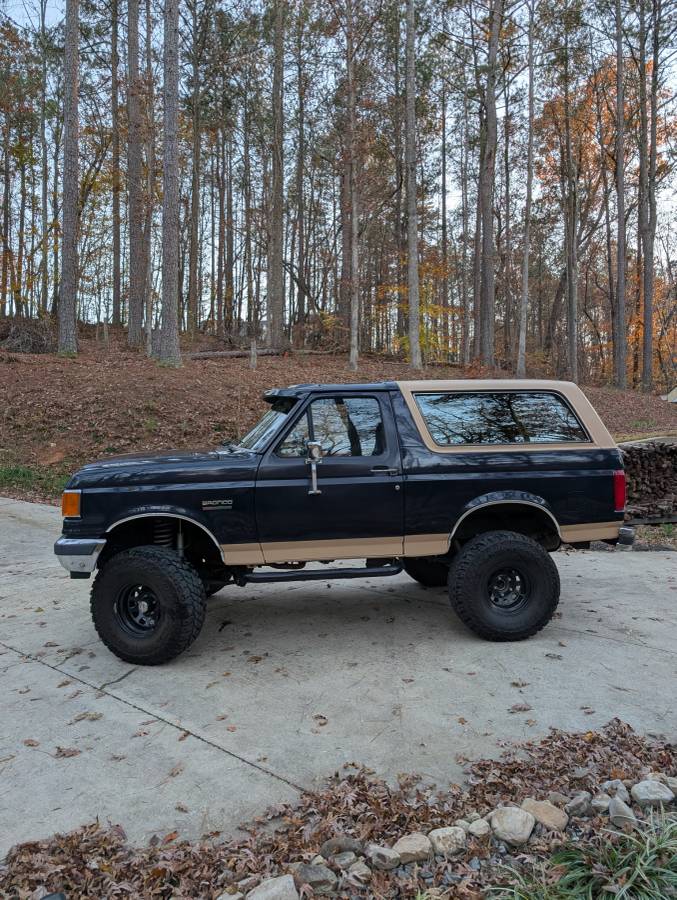 Ford-bronco-1990-blue-2
