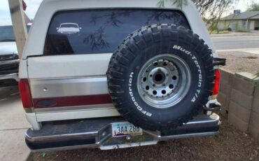 Ford-bronco-1990-white-2