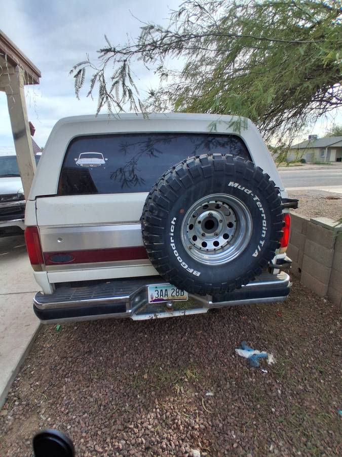 Ford-bronco-1990-white-2