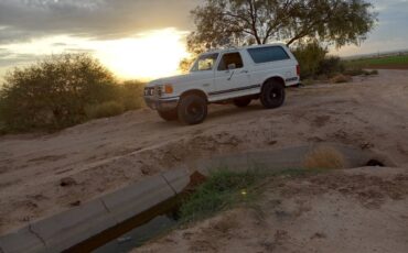 Ford-bronco-1990-white-3