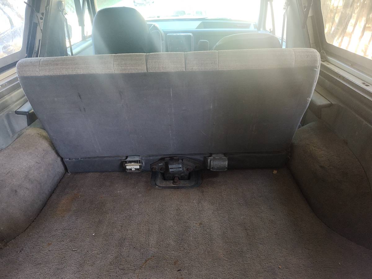 Ford-bronco-1990-white-3