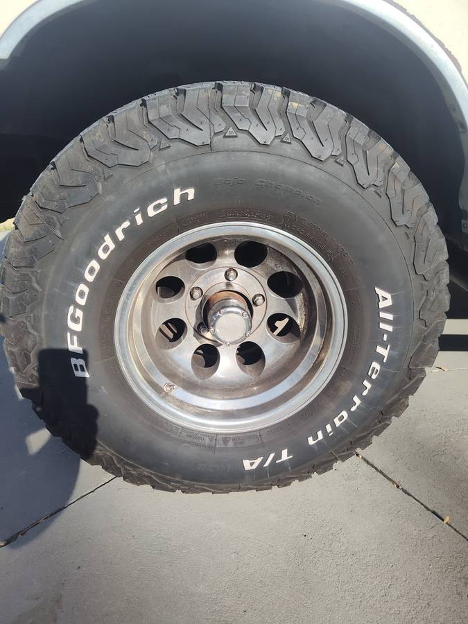 Ford-bronco-1990-white-4