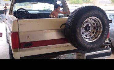 Ford-bronco-1990-white-7