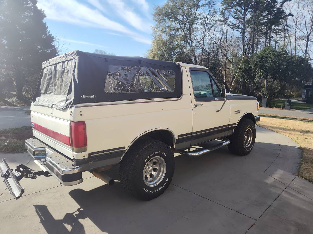 Ford-bronco-1990-white-7