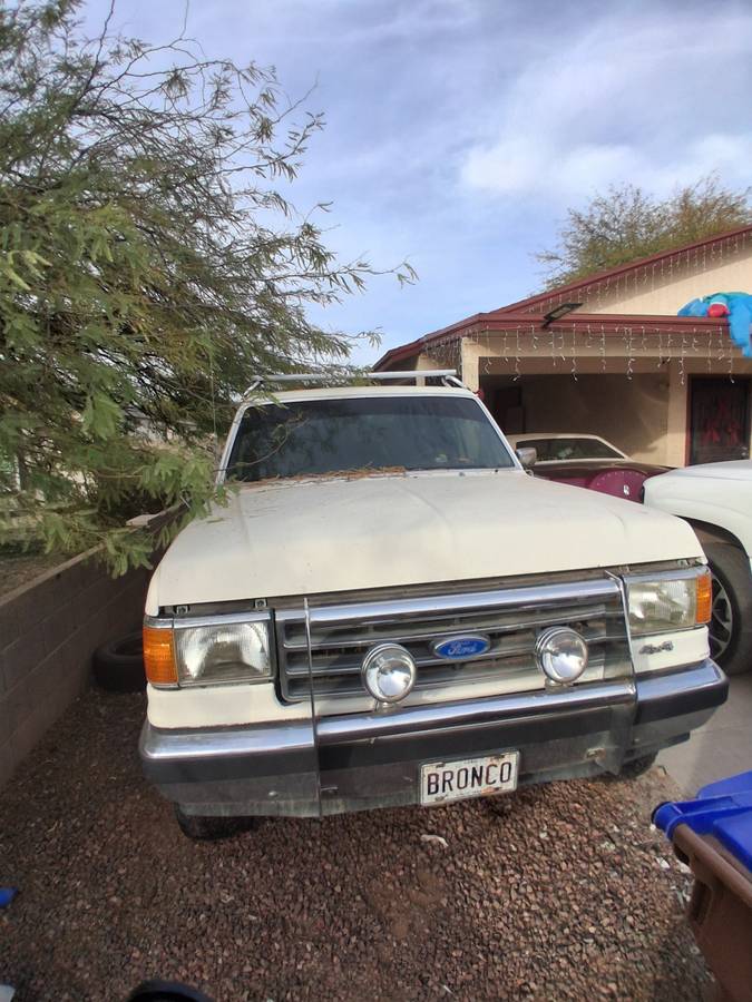 Ford-bronco-1990-white-8