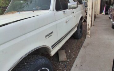 Ford-bronco-1990-white-9